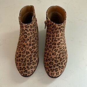 Girls Leopard Print bootie, size 12